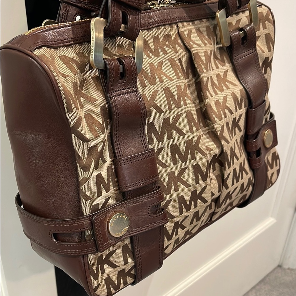 Michael Kors Brown Monogram Bag - Picture 4 of 11